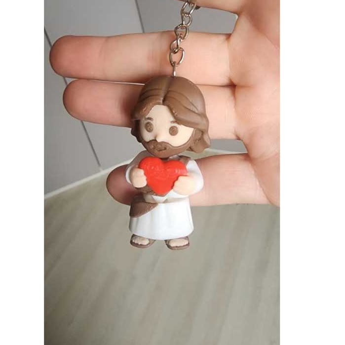 Chaveiro artesanal de Jesus em biscuit